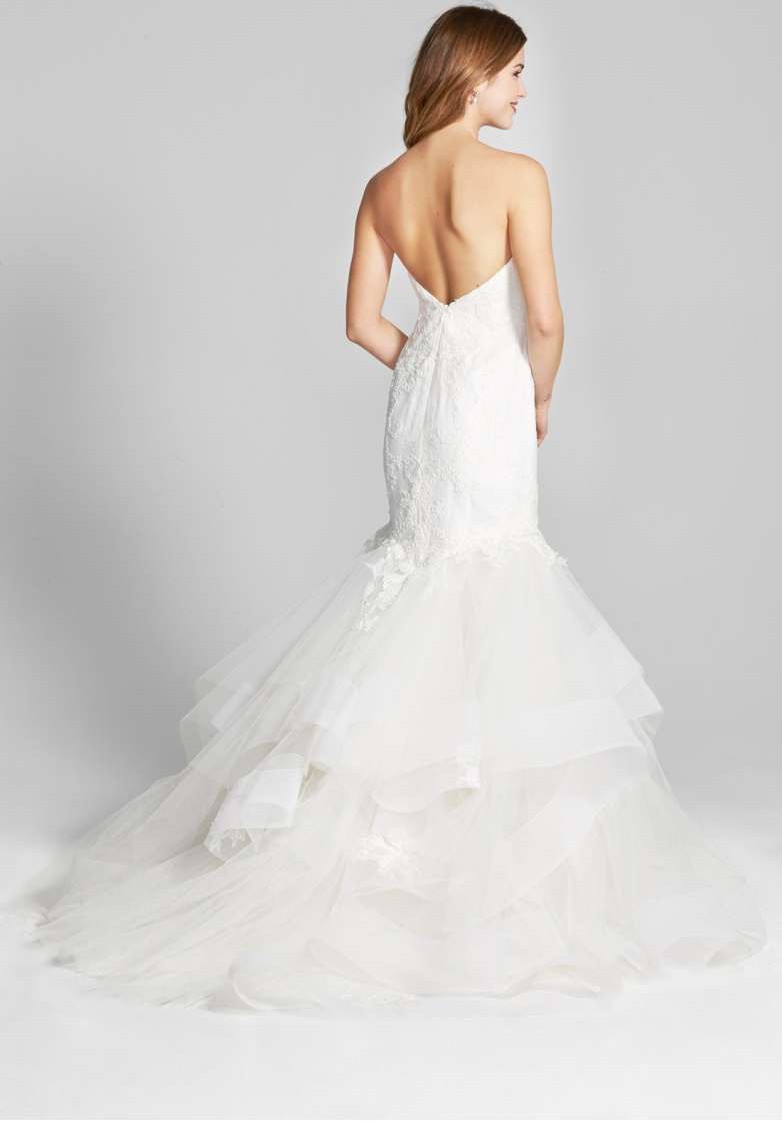 Monique Lhuillier Lace & Tulle Bliss BL1512 Sample Wedding Dress Save ...