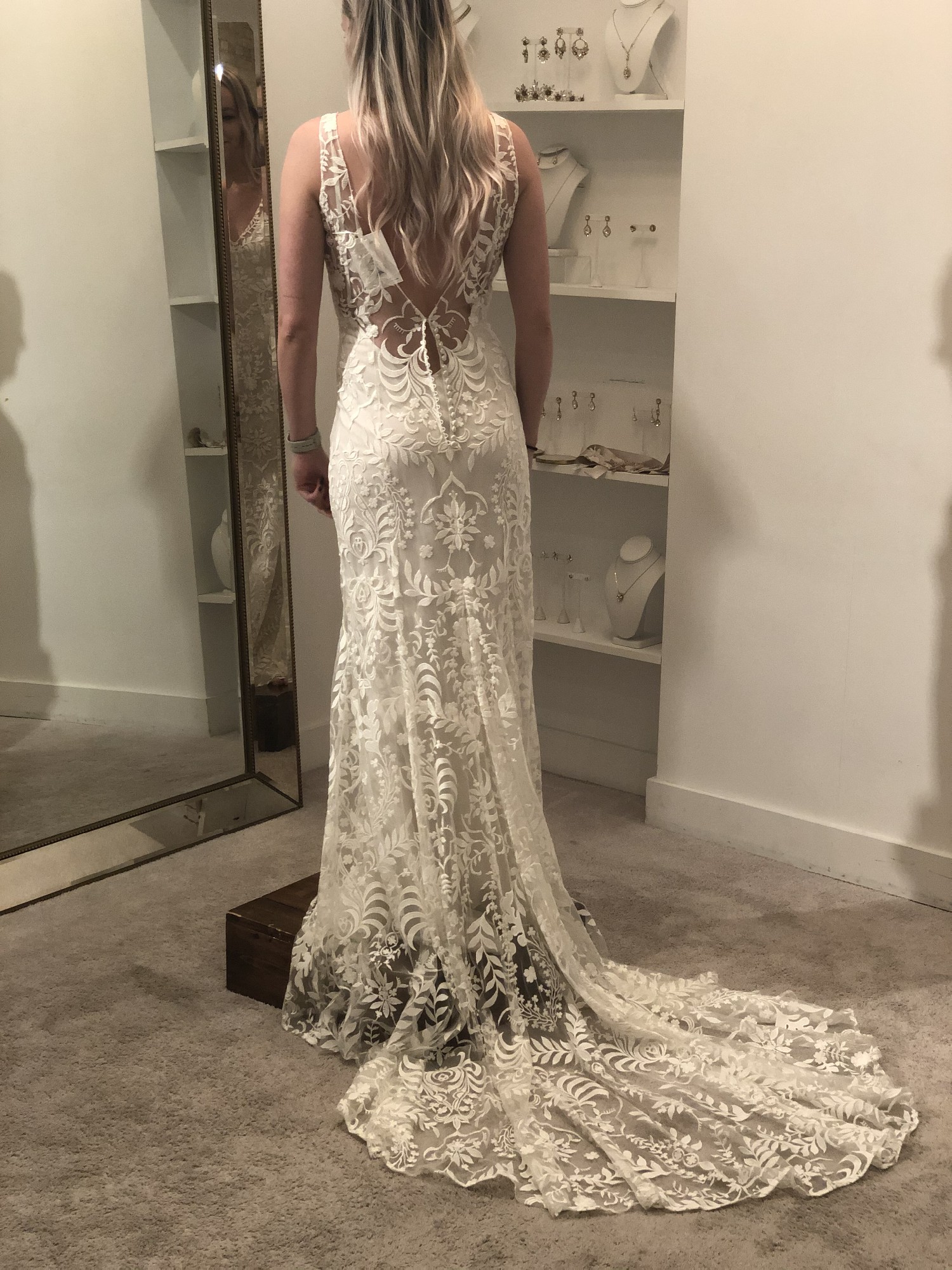 willowby corella ivory