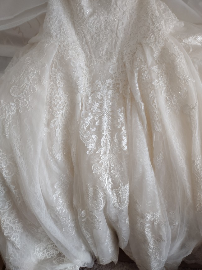 cwg749 oleg cassini