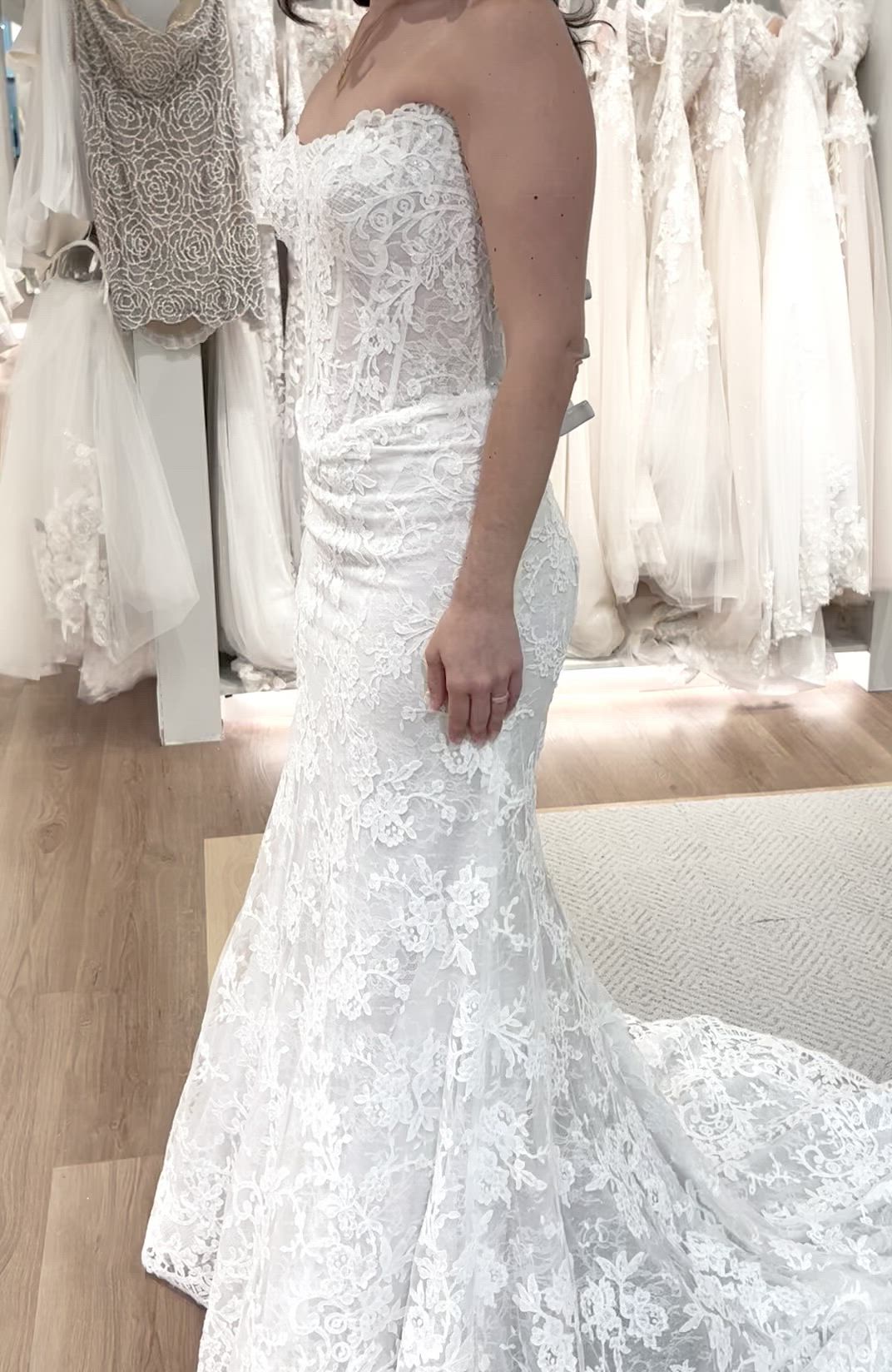 La Premiere Bridal, Bobbi