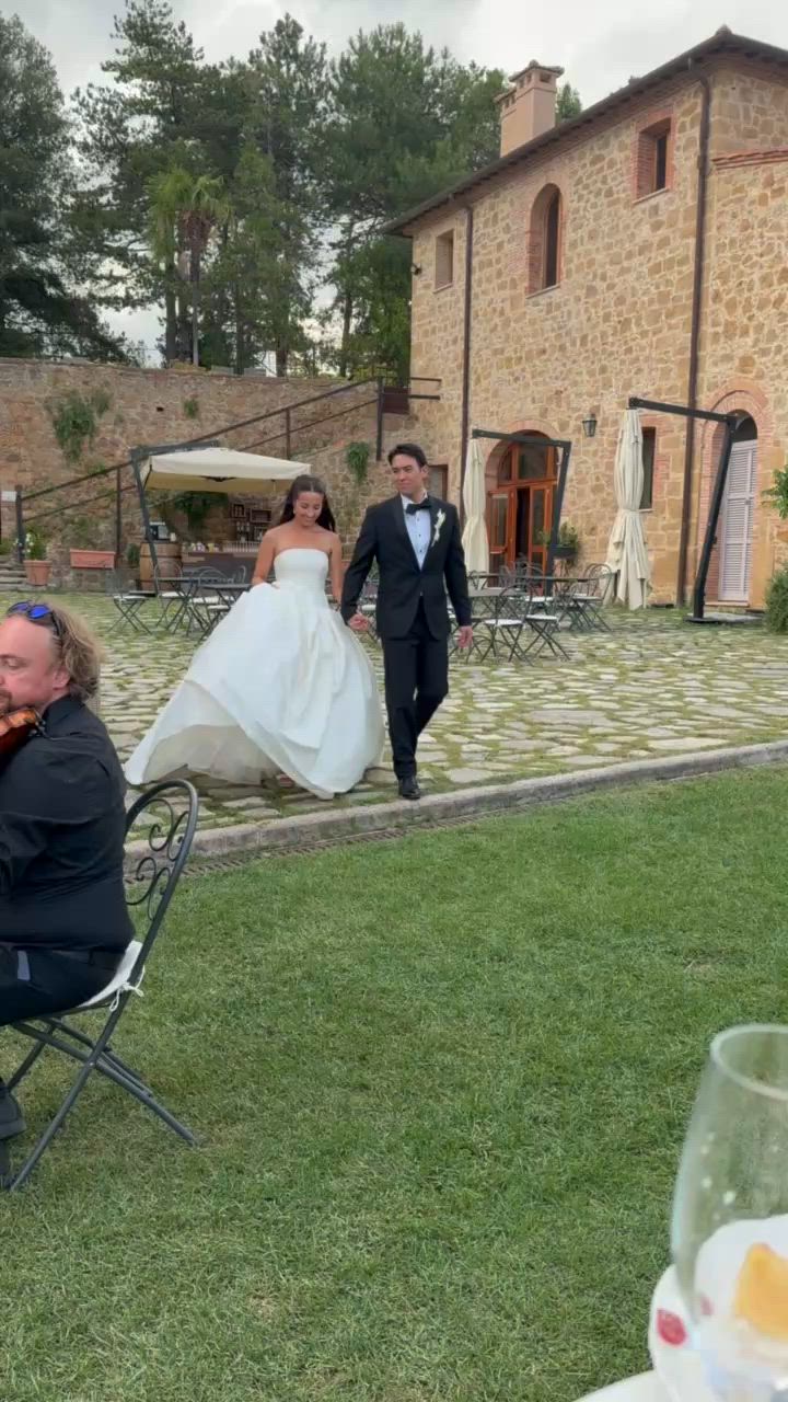 Sareh Nouri, Olivia