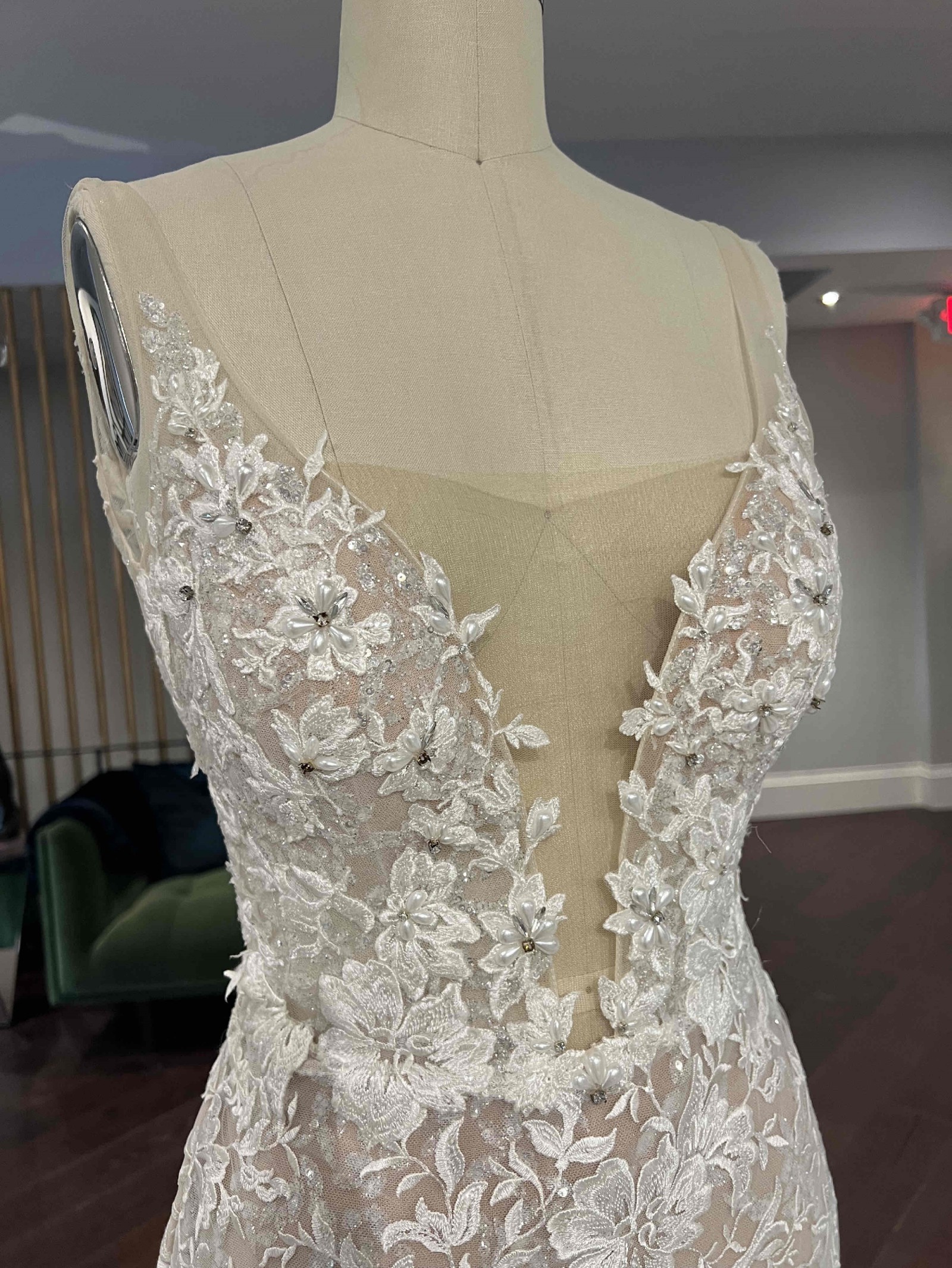 Berta Bridal 24 HR FLASH SALE 18108 Boutique Sample Wedding Dress