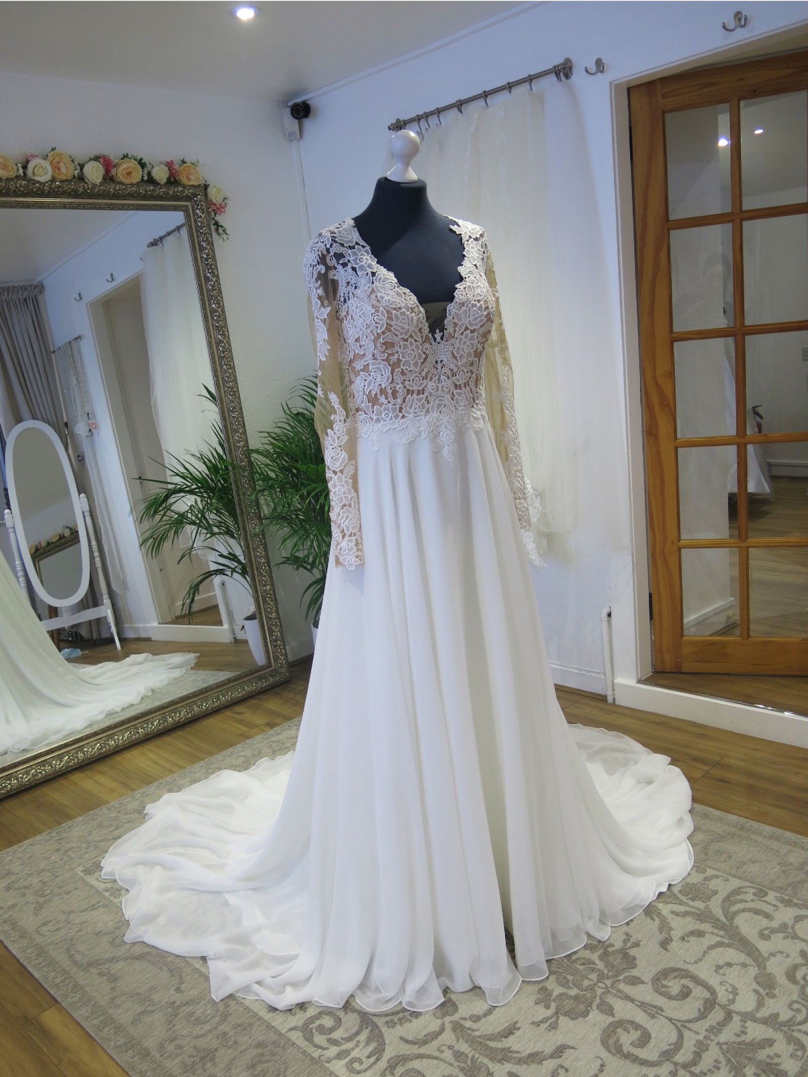 Lillian West 6422 Sample Wedding Dress Save 61% - Stillwhite