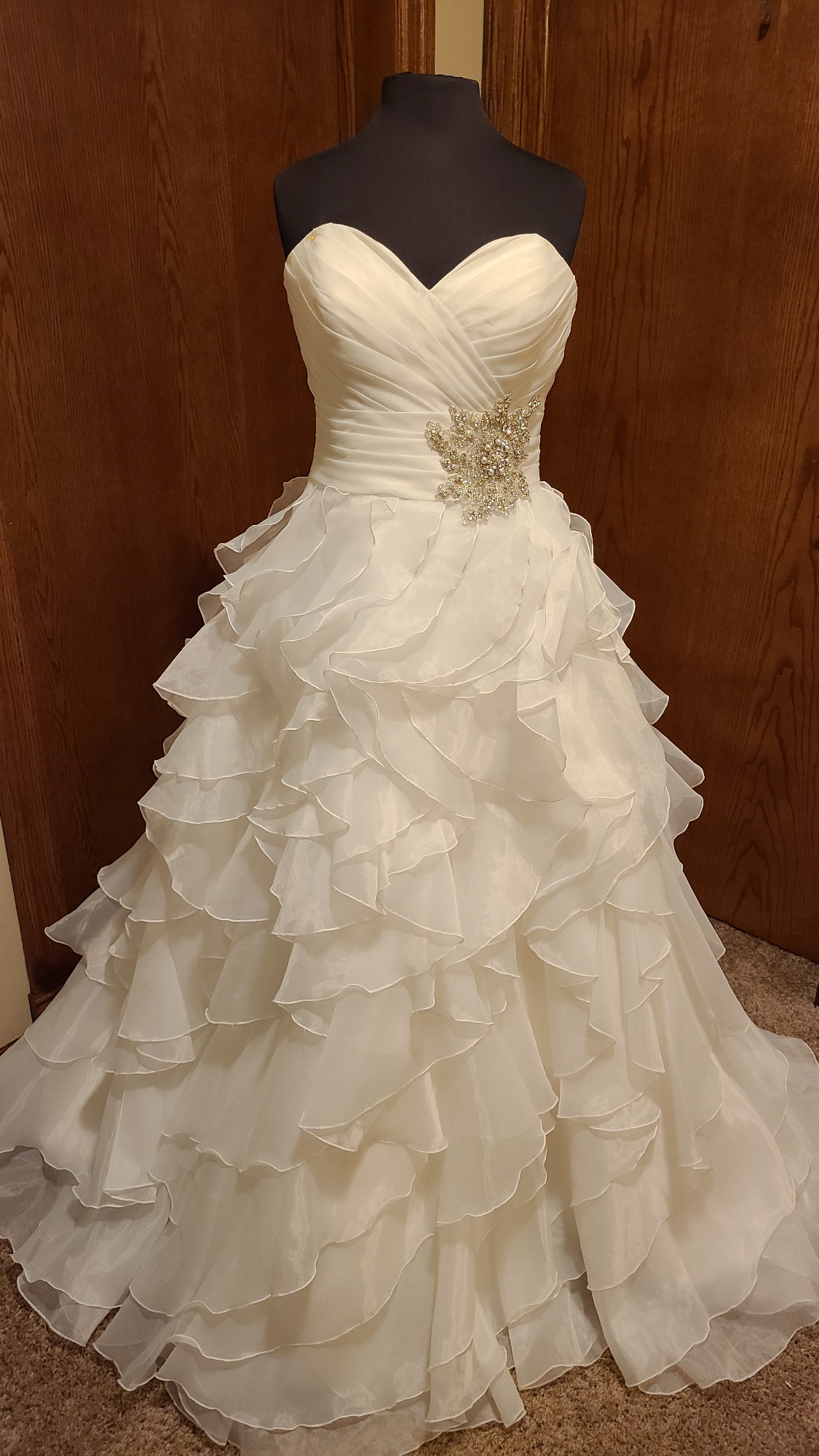 allure bridal 8862