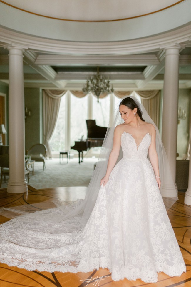 emilia monique lhuillier