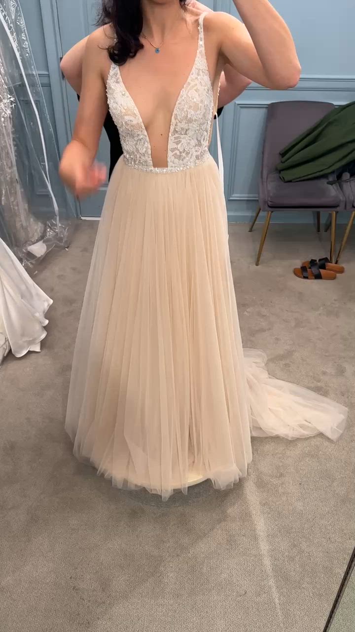 Allure Bridals, Allure 9500