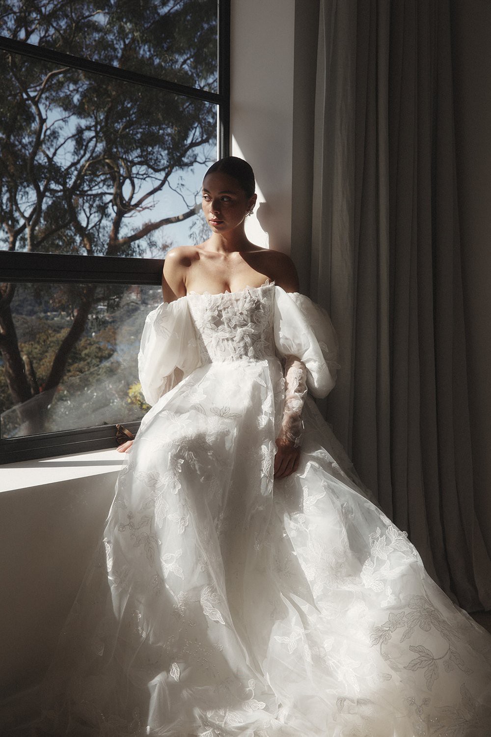 Alena Leena, Iris Sample Wedding Dress Save 49% - Stillwhite