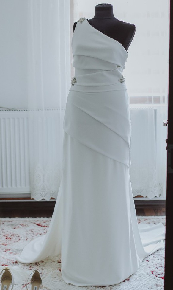 Vera Wang, Mayela Wedding Dress Save 45% - Stillwhite Vera Wang, Mayela Wedding Dress Save 45% - Stillwhite