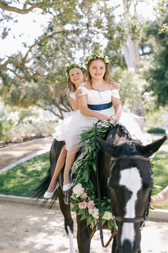 Flower Girls on Horse Flower Girls on Horse