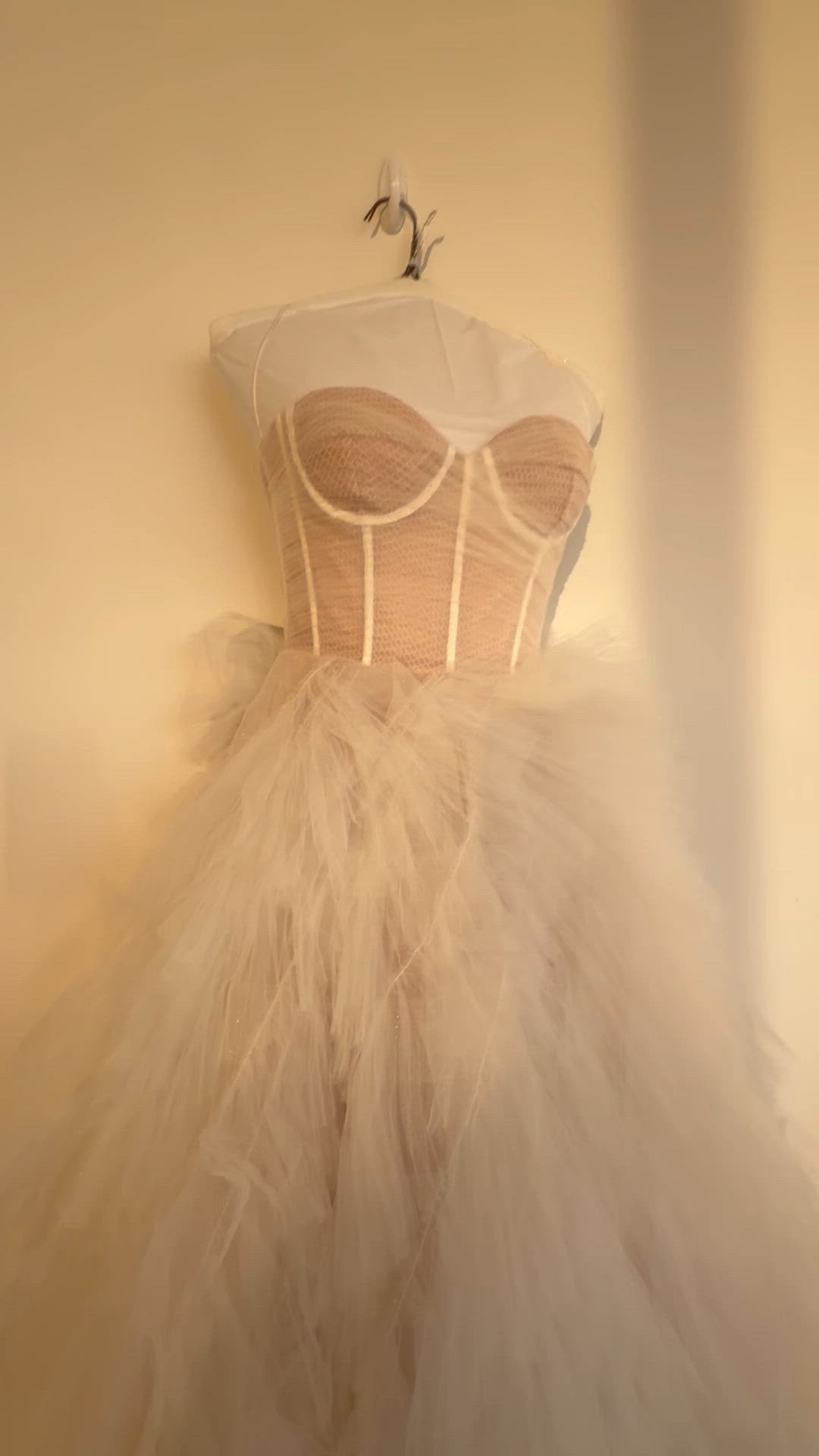 Oscar de la Renta, S23 rose tulle gown