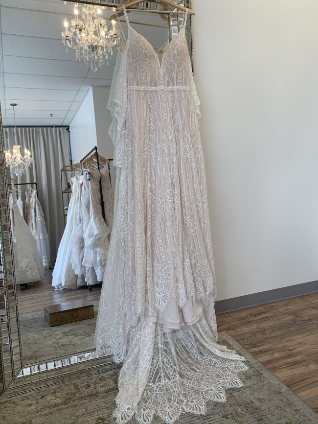 Wilderly Bride F190 / GENEVIEVE New Wedding Dress Save 54% - Stillwhite