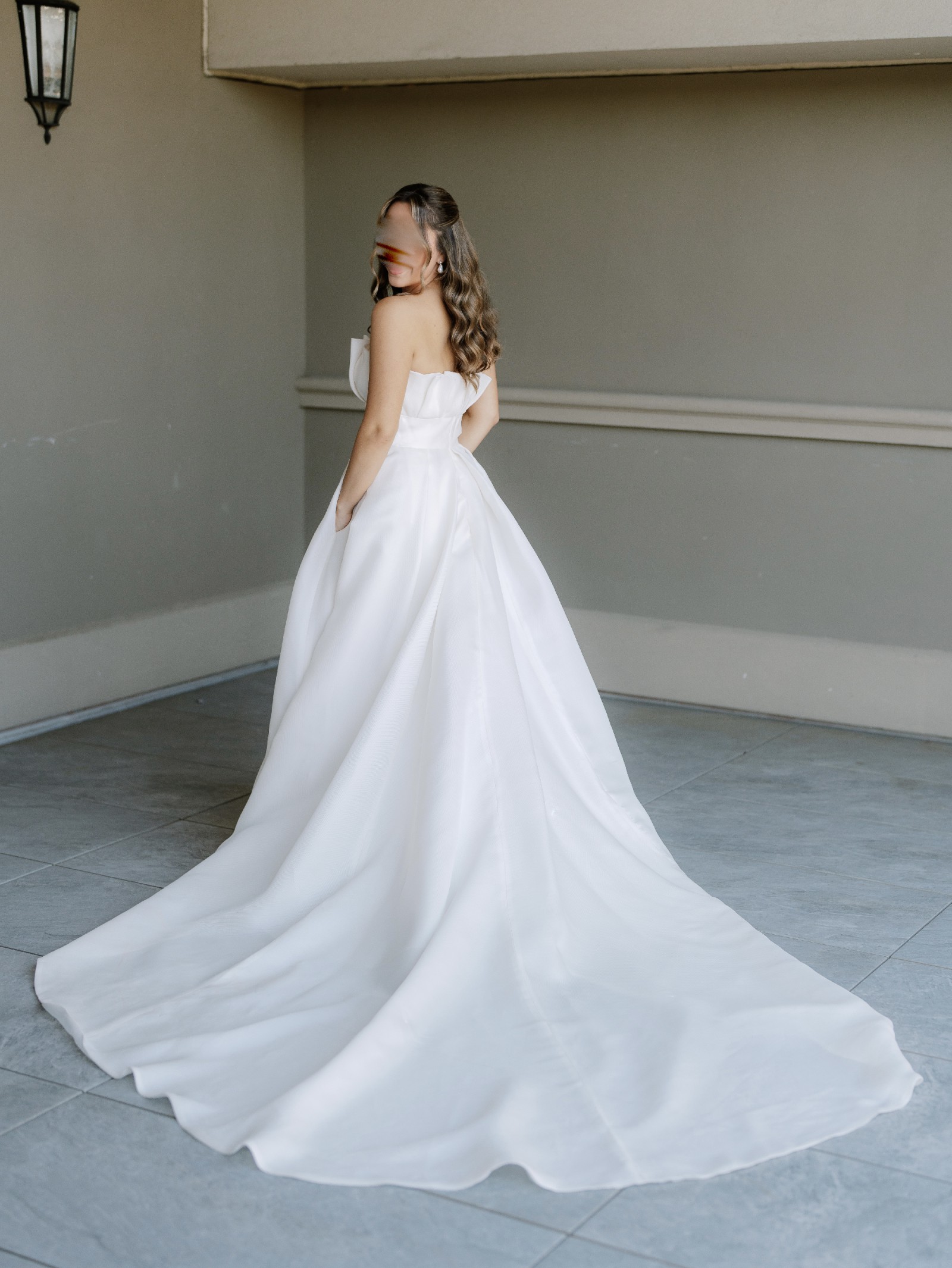 Monique Lhuillier, Dahlia Silk White