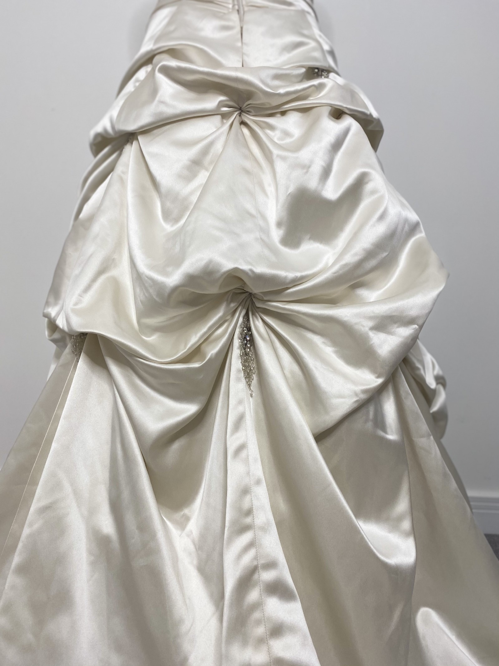 Alfred Sung Sample Wedding Dress