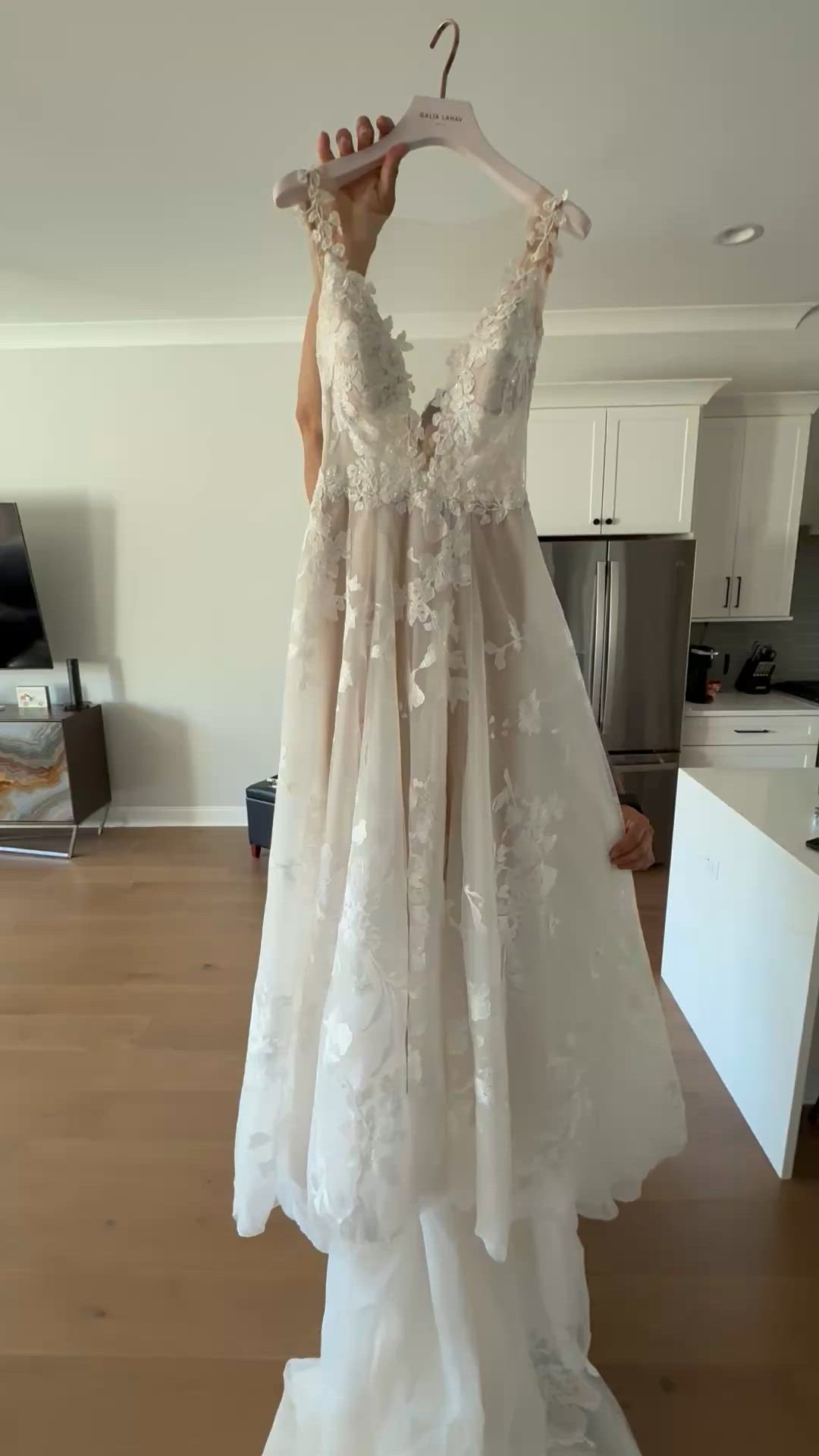 Galia Lahav, G-210