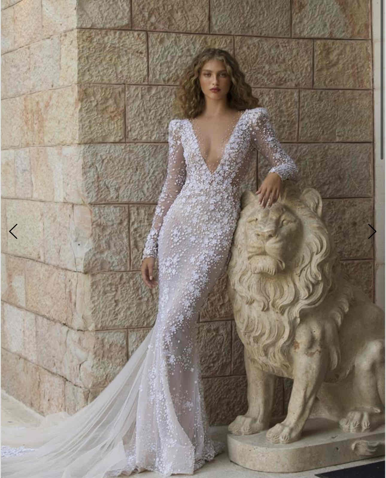 Berta Bridal New Wedding Dress Save 27% - Stillwhite