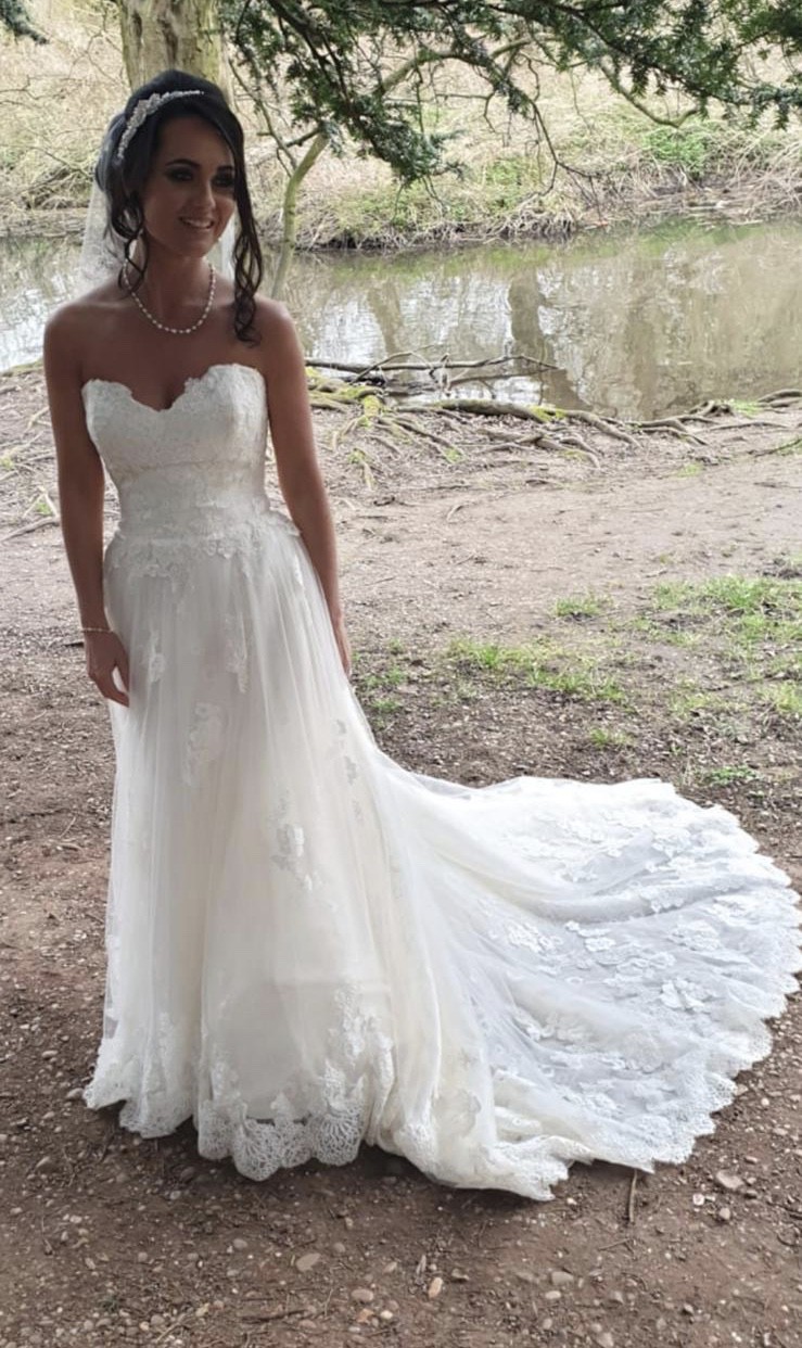 Enzoani Kimberley Preowned Wedding Dress Save 8   Stillwhite