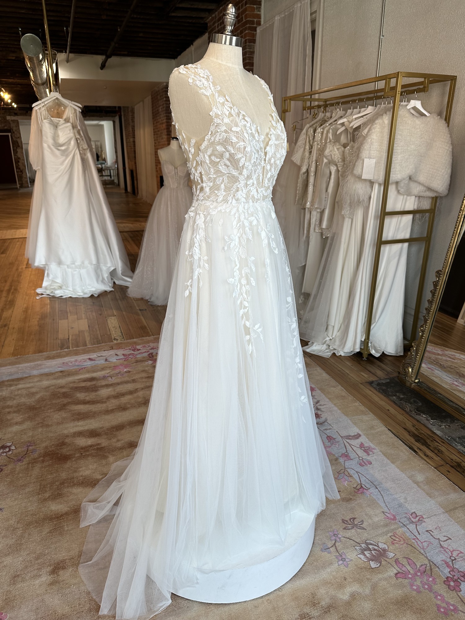 Alolor Wedding Dress Thrift Shop Bride Turned $25 Thrifted Wedding Dress  Into Dream Gown Business