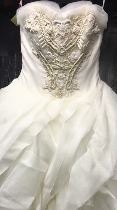 Vera Wang liesel Used Wedding Dress Save 50% - Stillwhite