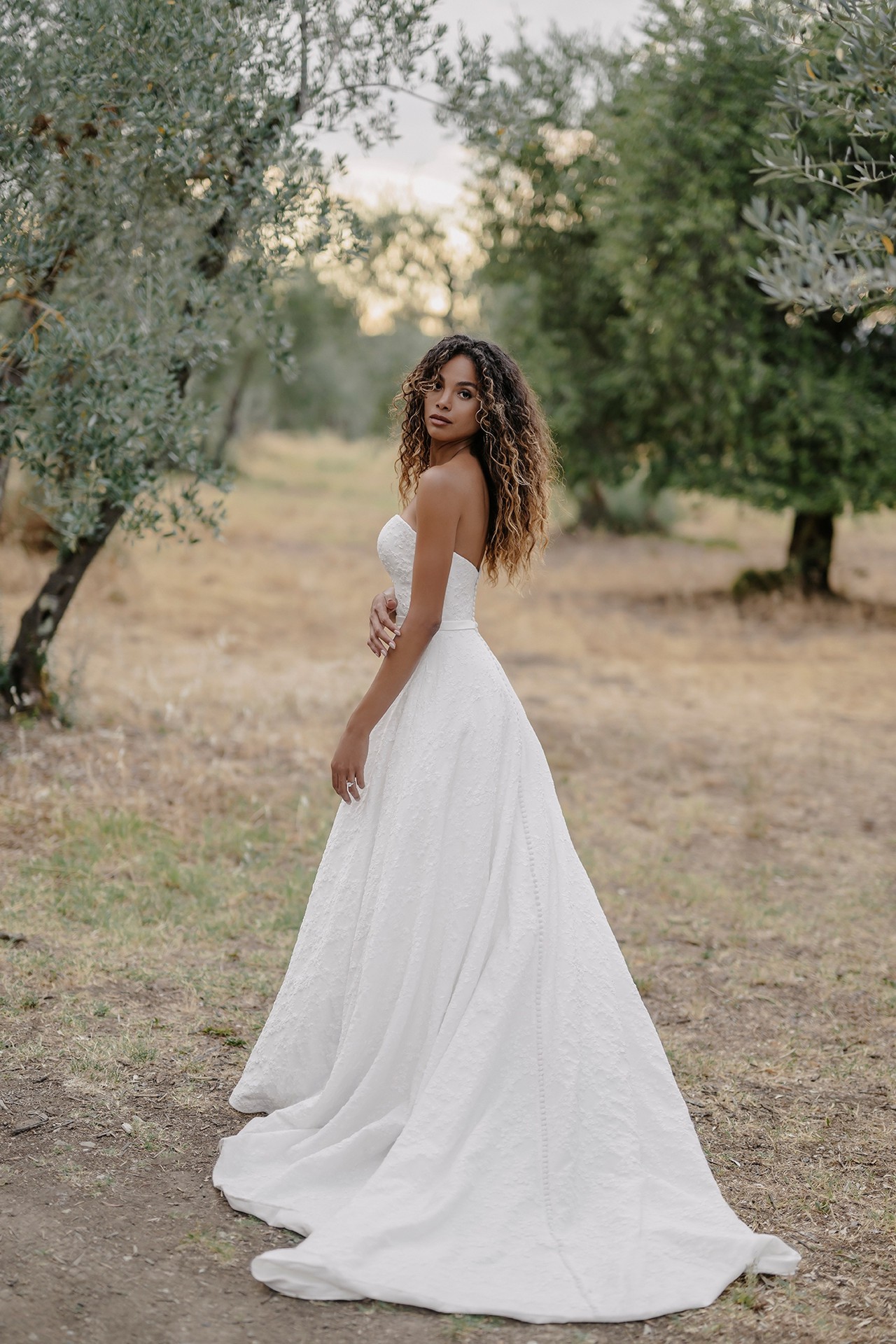 Allure Bridals Rania New Wedding Dress Save 50% - Stillwhite