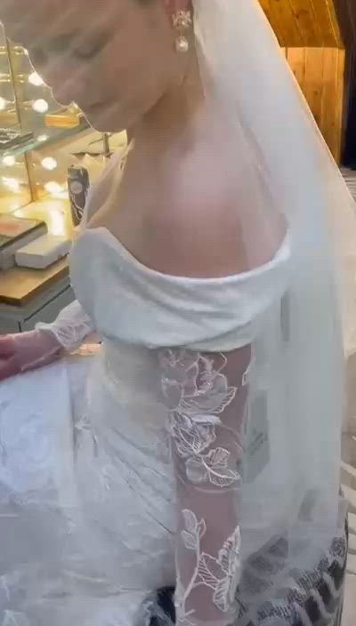 Vivienne Westwood, Nova Cora embroidered lace gown