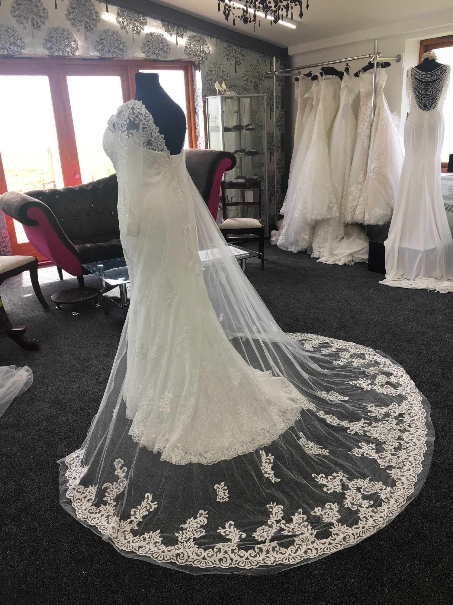 the confetti and lace bridal boutique