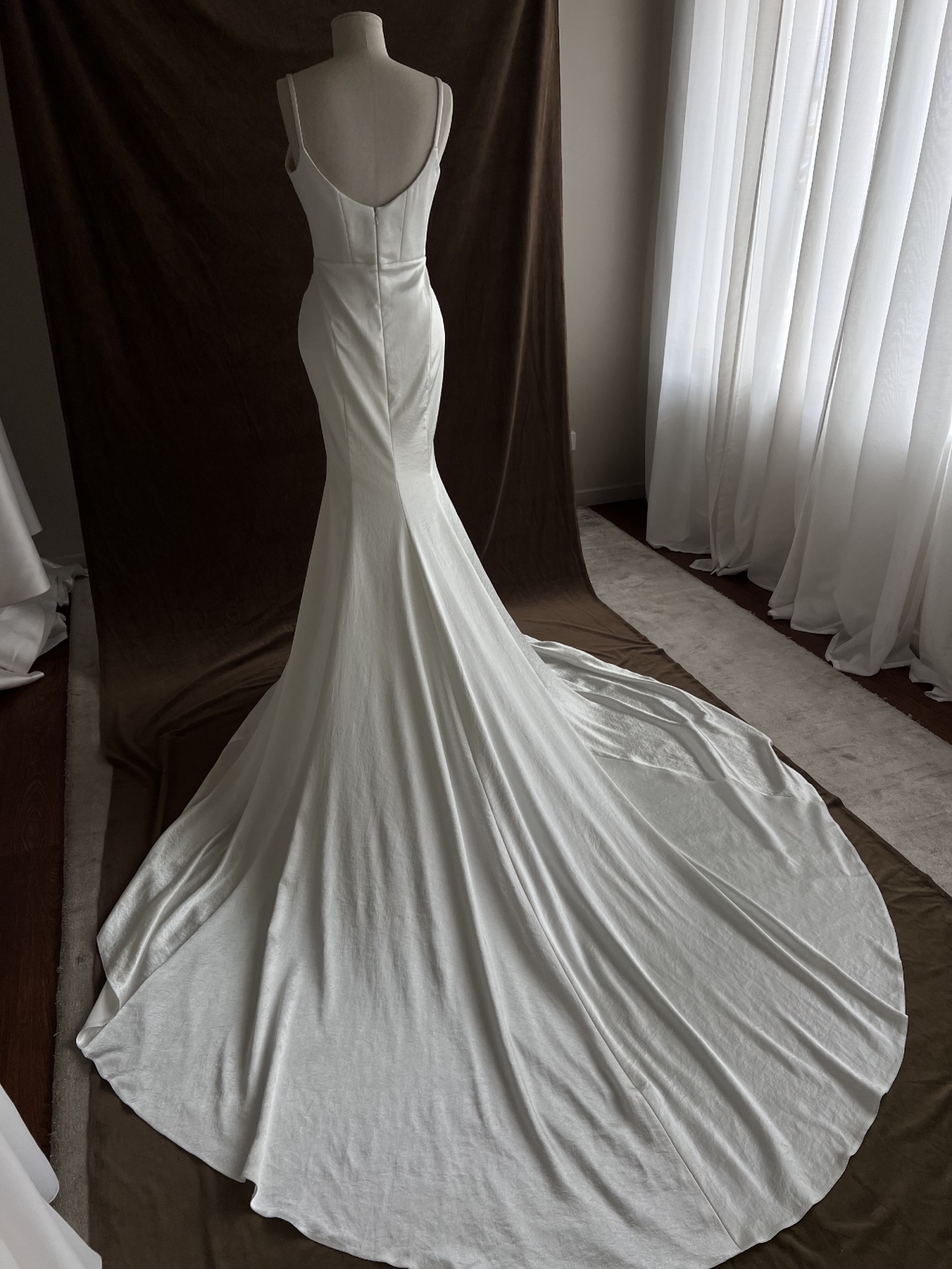 Alena Leena, Plumeria Sample Wedding Dress Save 61% - Stillwhite