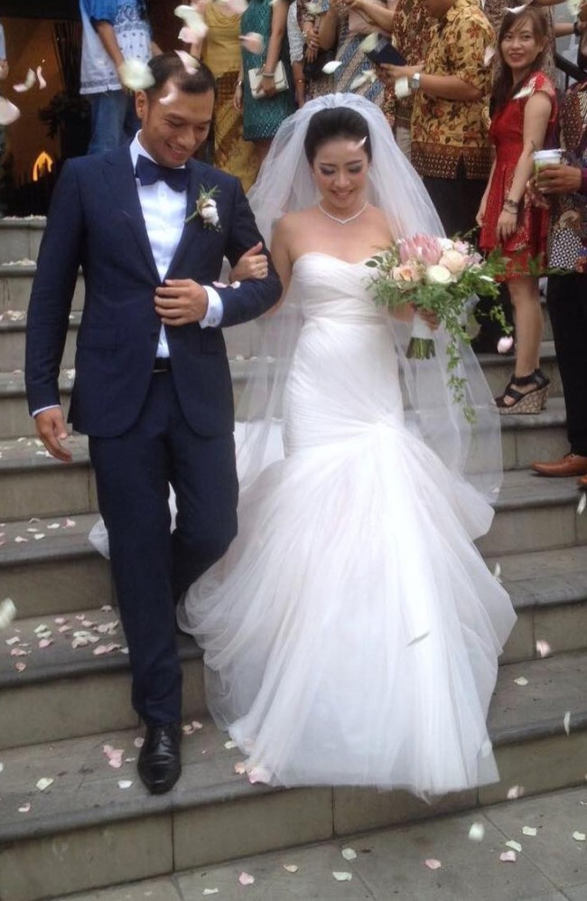 Monique Lhuillier Forever Dress Second Hand Wedding Dress On Sale