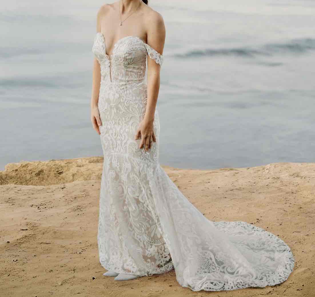 Hayley Paige, Elke Wedding Dress Save 60% - Stillwhite