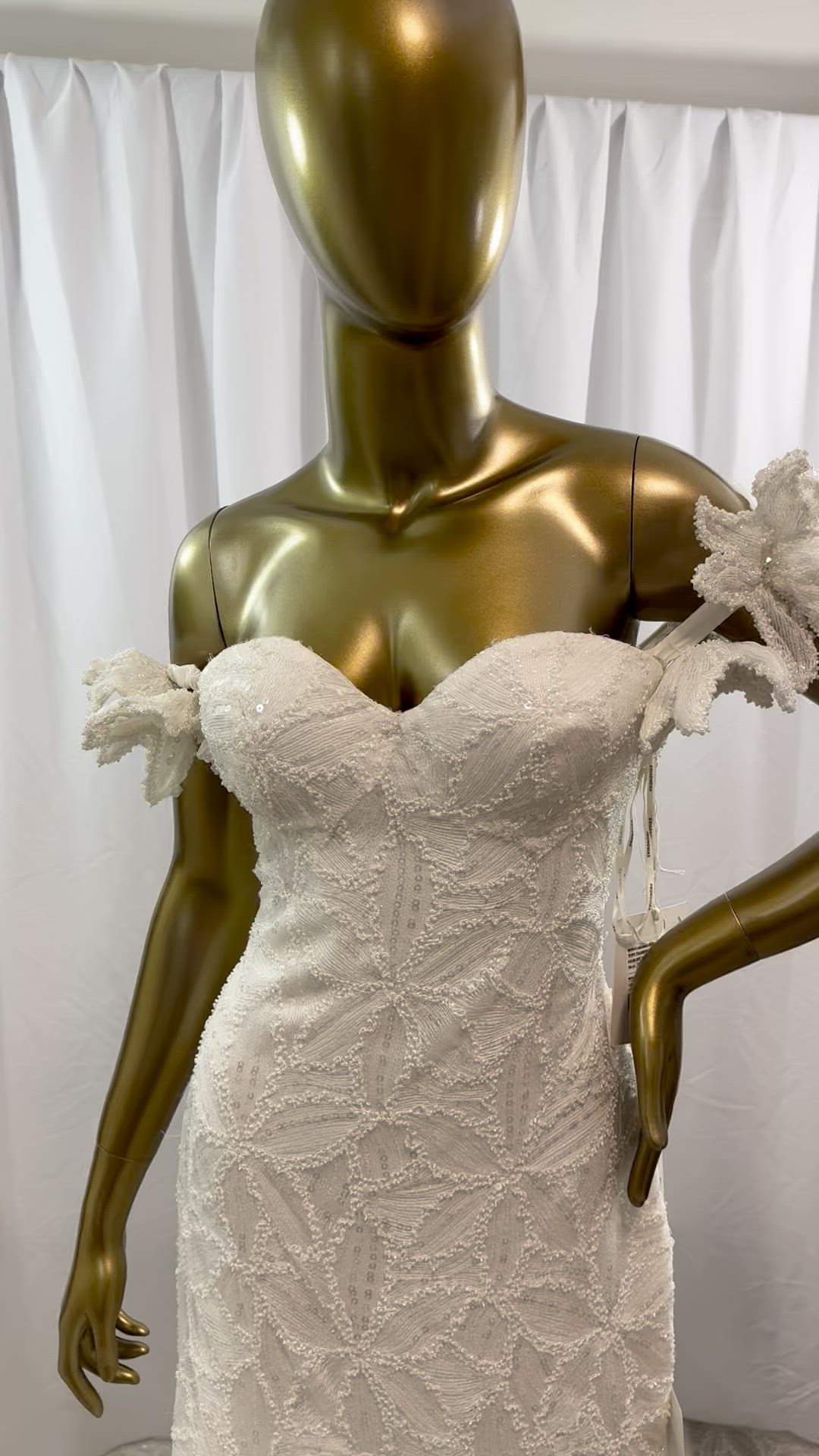 Atelier Pronovias, Hechizo “Sample” Size 10 BRIDAL SALE!