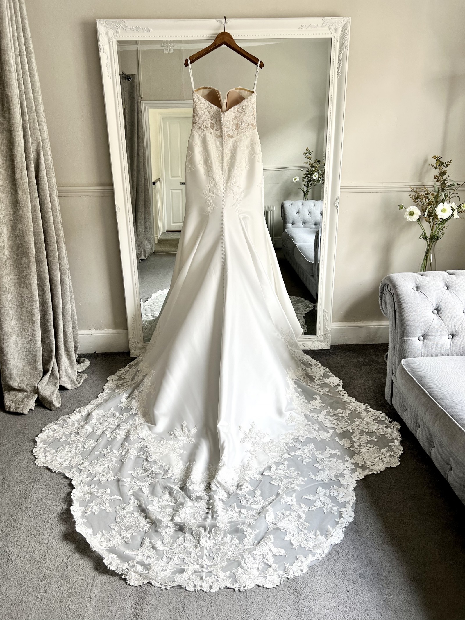 Essense of Australia D2812 Sample Wedding Dress Save 68% - Stillwhite
