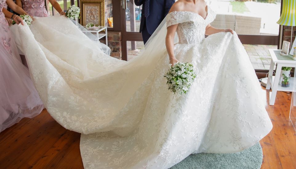 Leah Da Gloria Eden Gown Used Wedding Dress Save 67% - Stillwhite