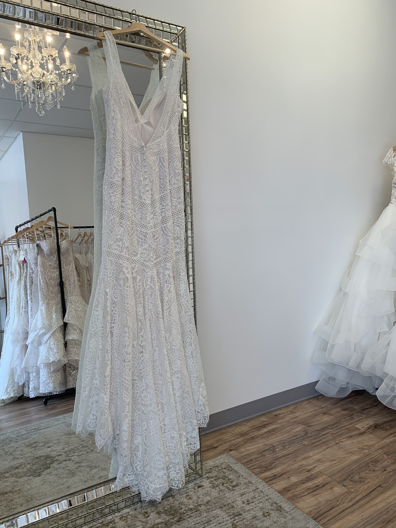 Wilderly Bride F137 / KINSLEY Sample Wedding Dress Save 56% - Stillwhite