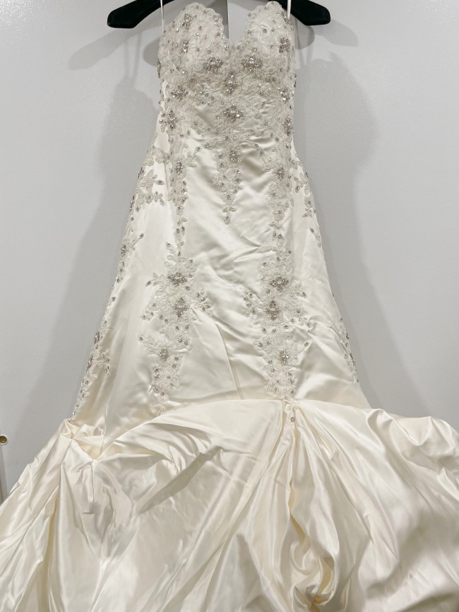 Pnina Tornai Sold with accessories