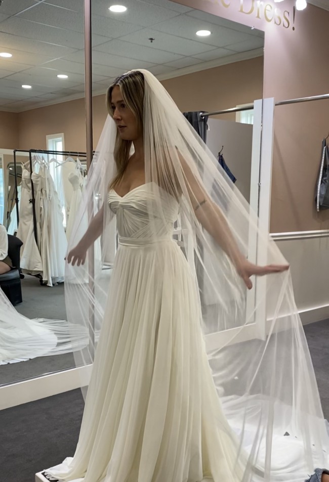 謝謝　neith. Veil Off-shoulder Dress 650x.jpg