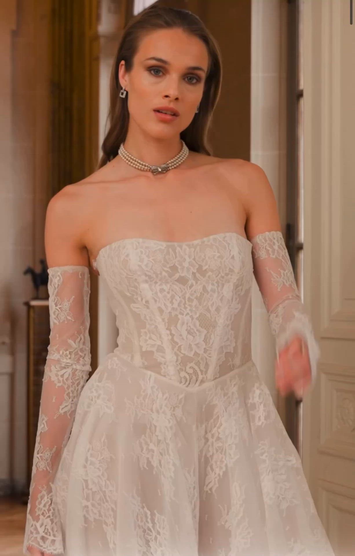 Flora Bridal, Emanuel
