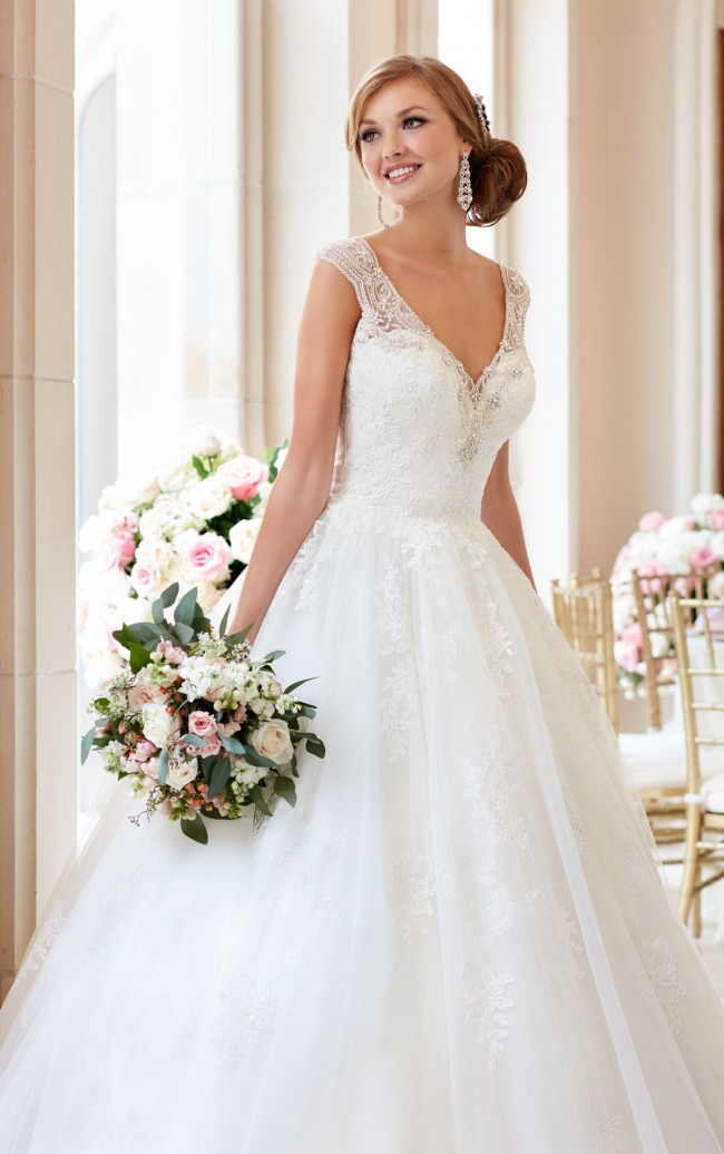 Stella York T1 6358 (Ball Gown Wedding Dress with V-neckline) Used ...