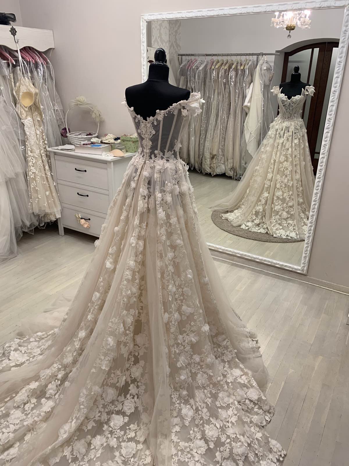Galia Lahav GAGA Preowned Wedding Dress Save 18% - Stillwhite