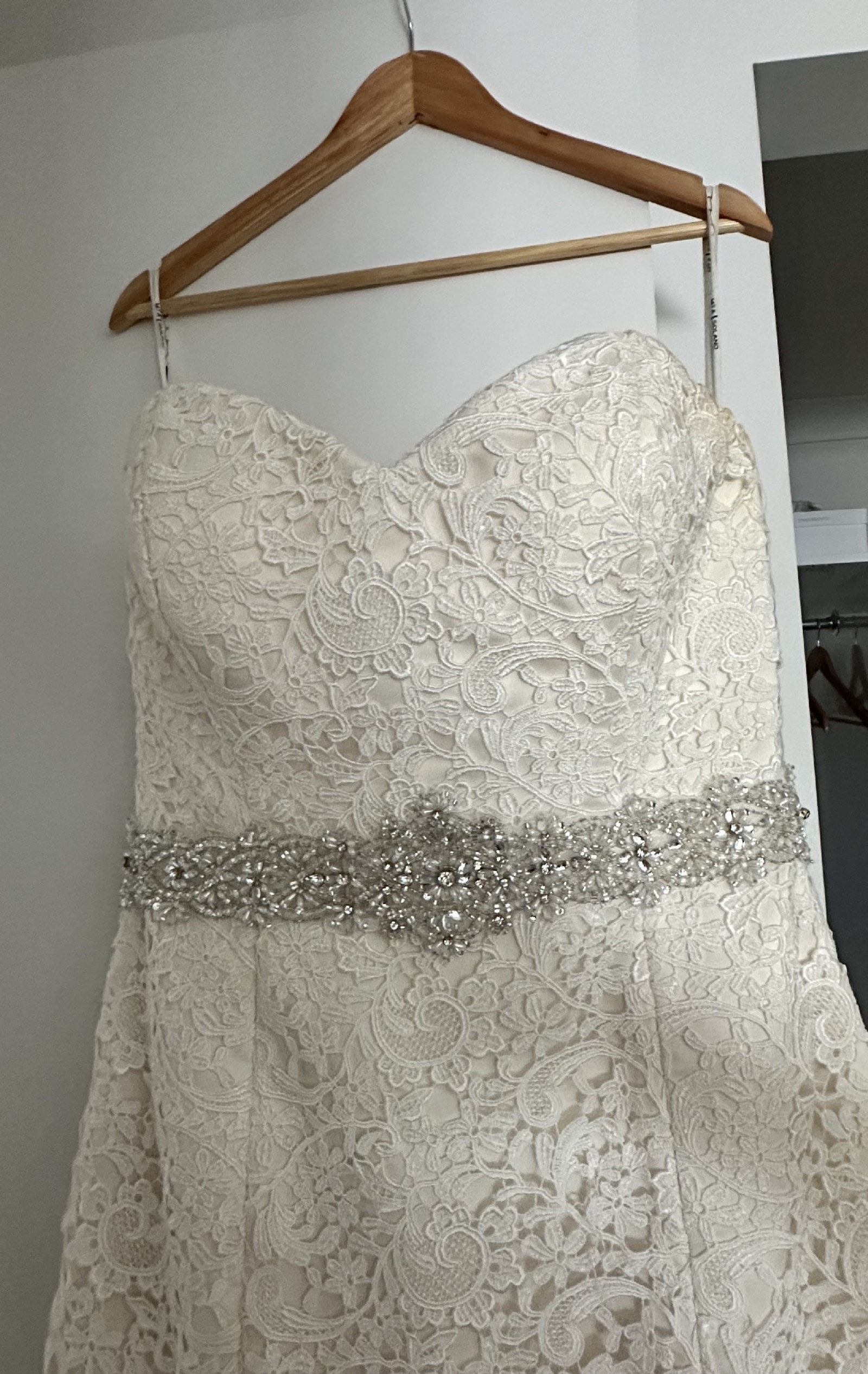 Mia Solano, Lace with train and diamanté waistband Wedding Dress Save 74% -  Stillwhite