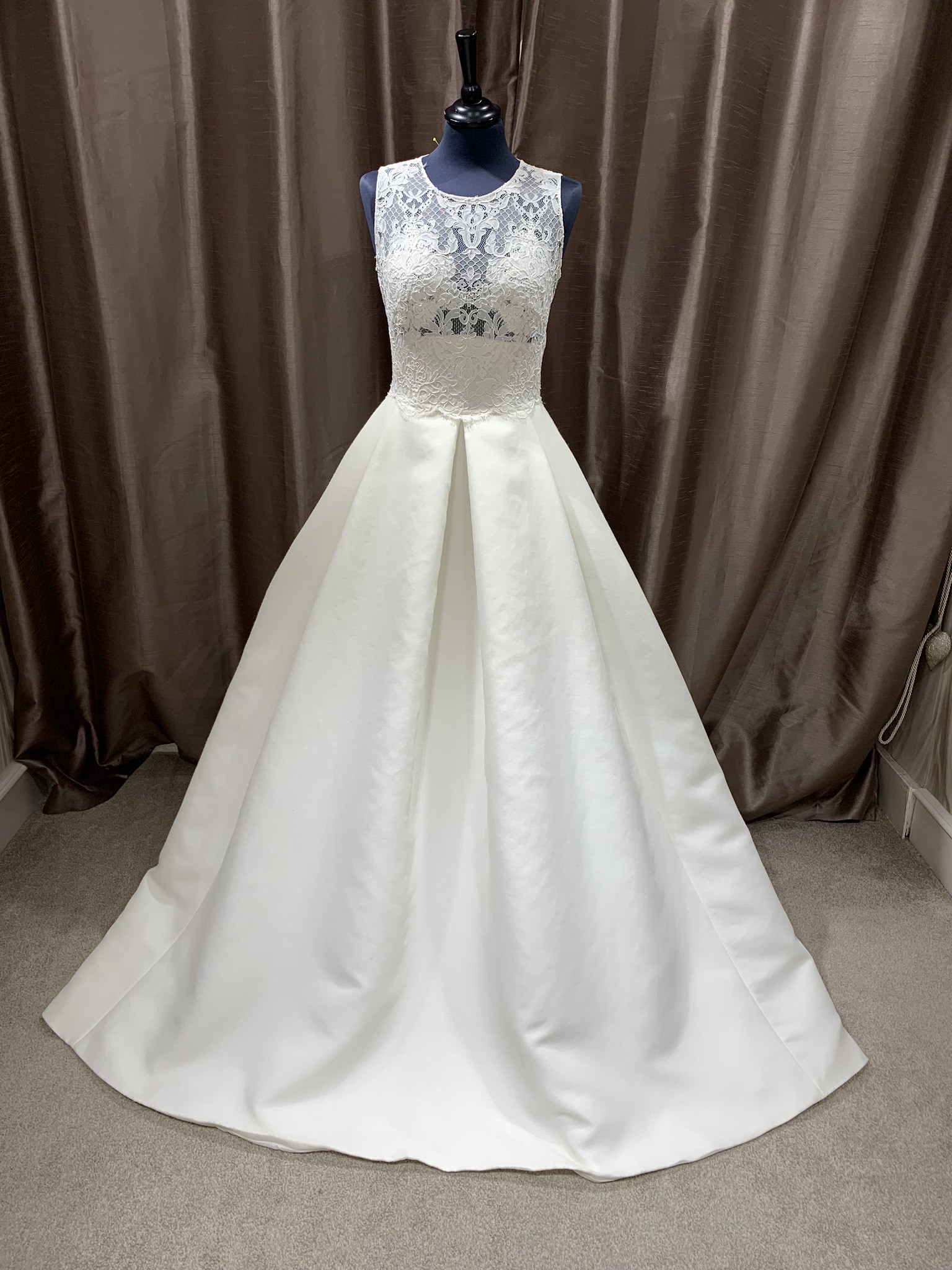  Jesus  Peiro  7008 Sample Wedding  Dress  on Sale 72 Off 