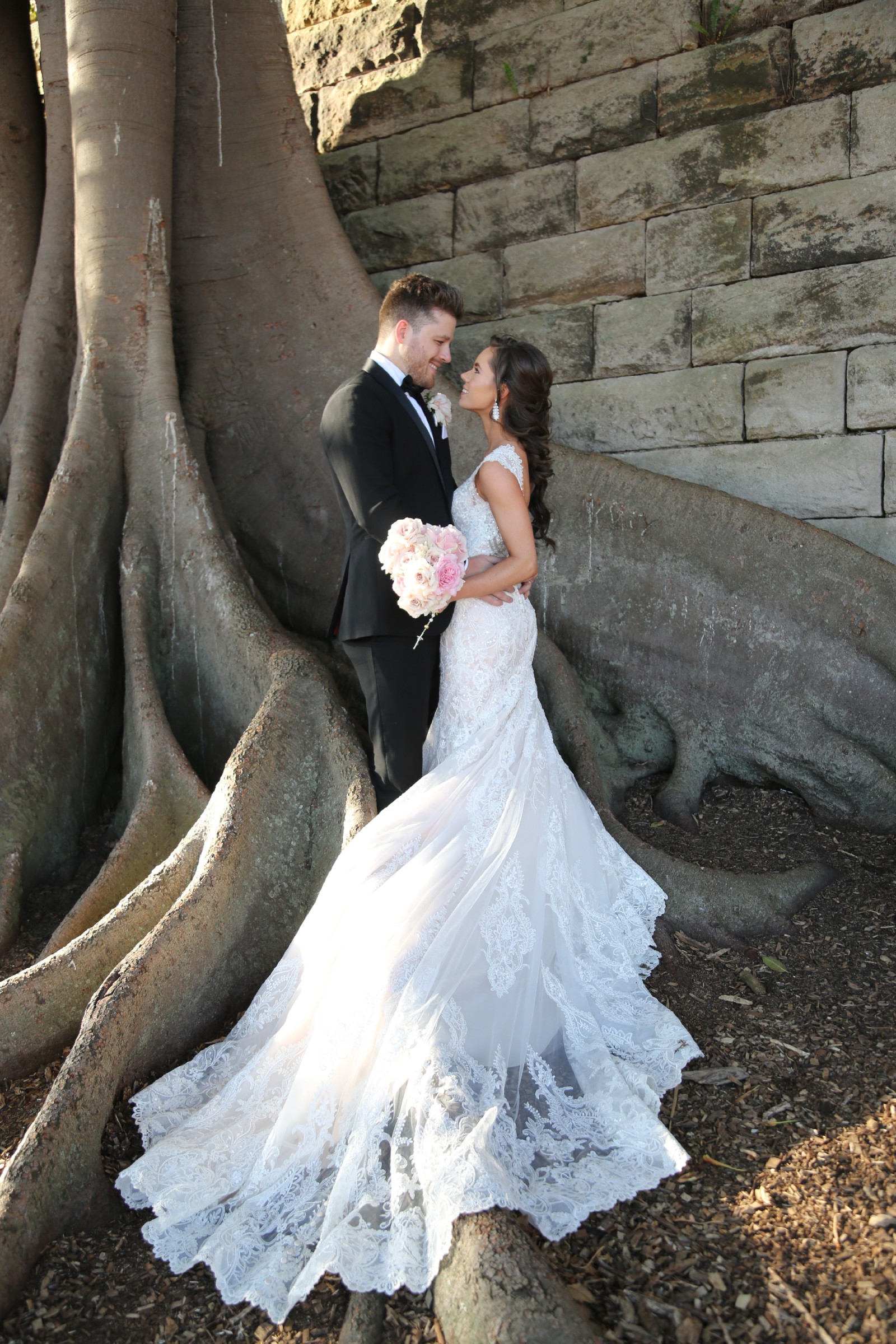 Allure Bridals 9471 Preowned Wedding Dress On Sale 20 Off