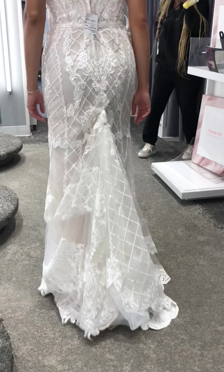 Oleg Cassini, CWG878