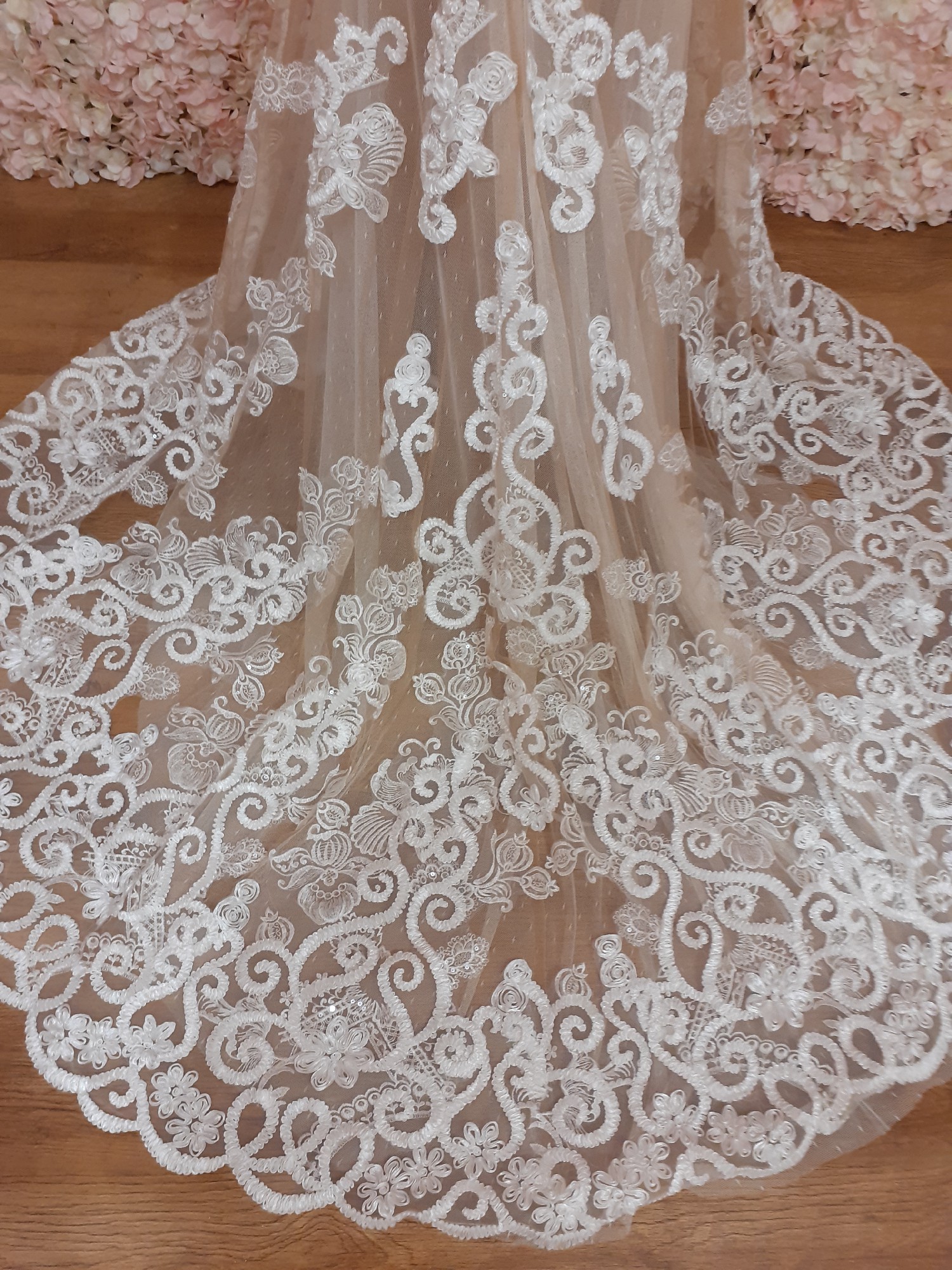 riki dalal sample sale