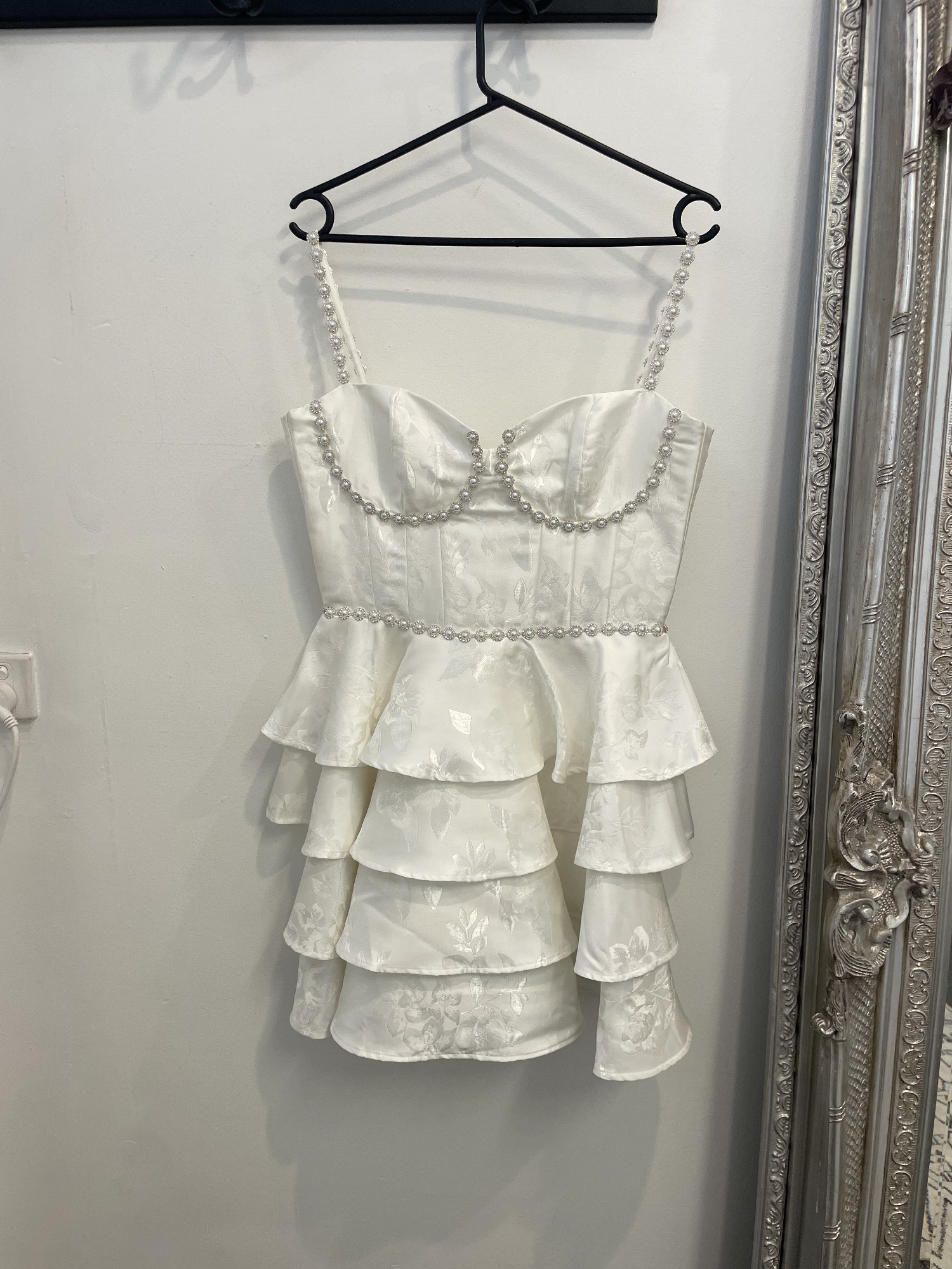 V. Chapman, Luciana Corset Mini Dress in White Baroque Floral New Wedding Dress Save 62% - Stillwhite V. Chapman, Luciana Corset Mini Dress in White Baroque Floral New Wedding Dress Save 62% - Stillwhite