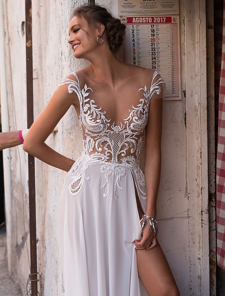 Berta Bernice Gown And Cathedral Detachable Skirt Preloved Wedding Dress Save 54 Stillwhite