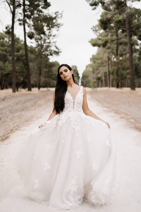 White April Raphaelle