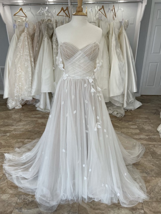 Lillian West 66110 Sample Wedding Dress Save 72% - Stillwhite