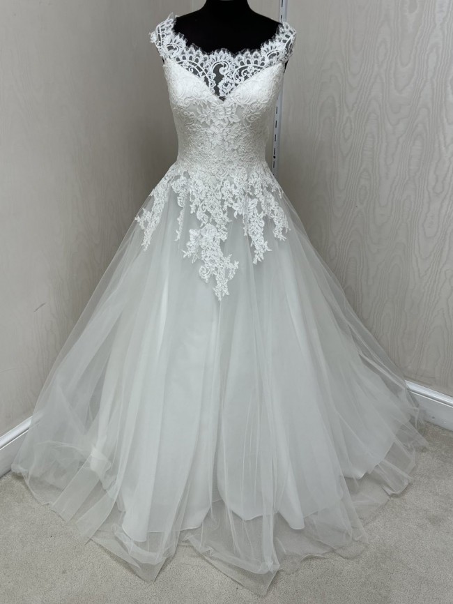 Allure Bridals 9520L