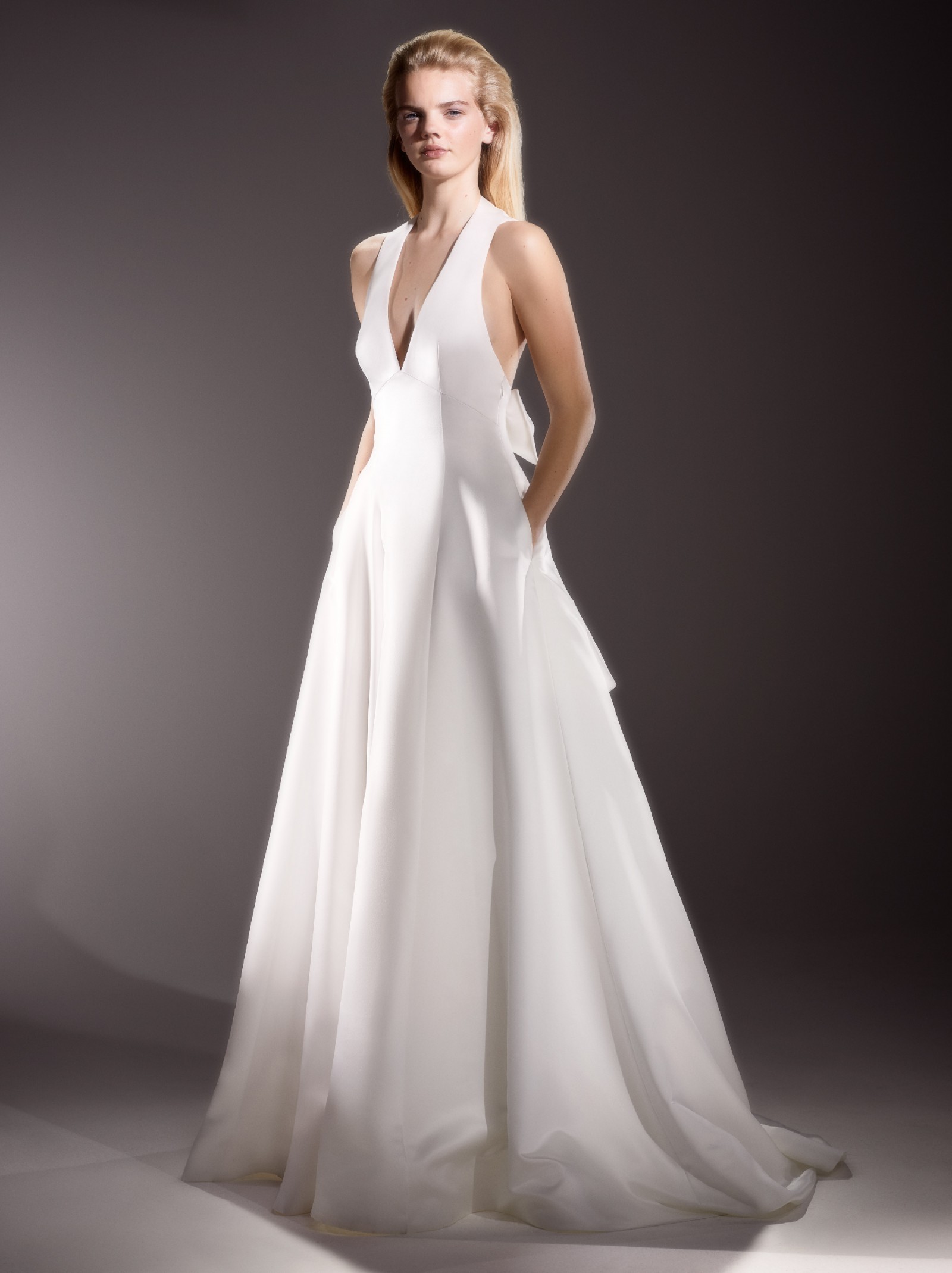 Viktor & Rolf, VRM167 - Inverted V-Back Bow Gown Sample Wedding Dress Save 80% - Stillwhite Viktor & Rolf, VRM167 - Inverted V-Back Bow Gown Sample Wedding Dress Save 80% - Stillwhite