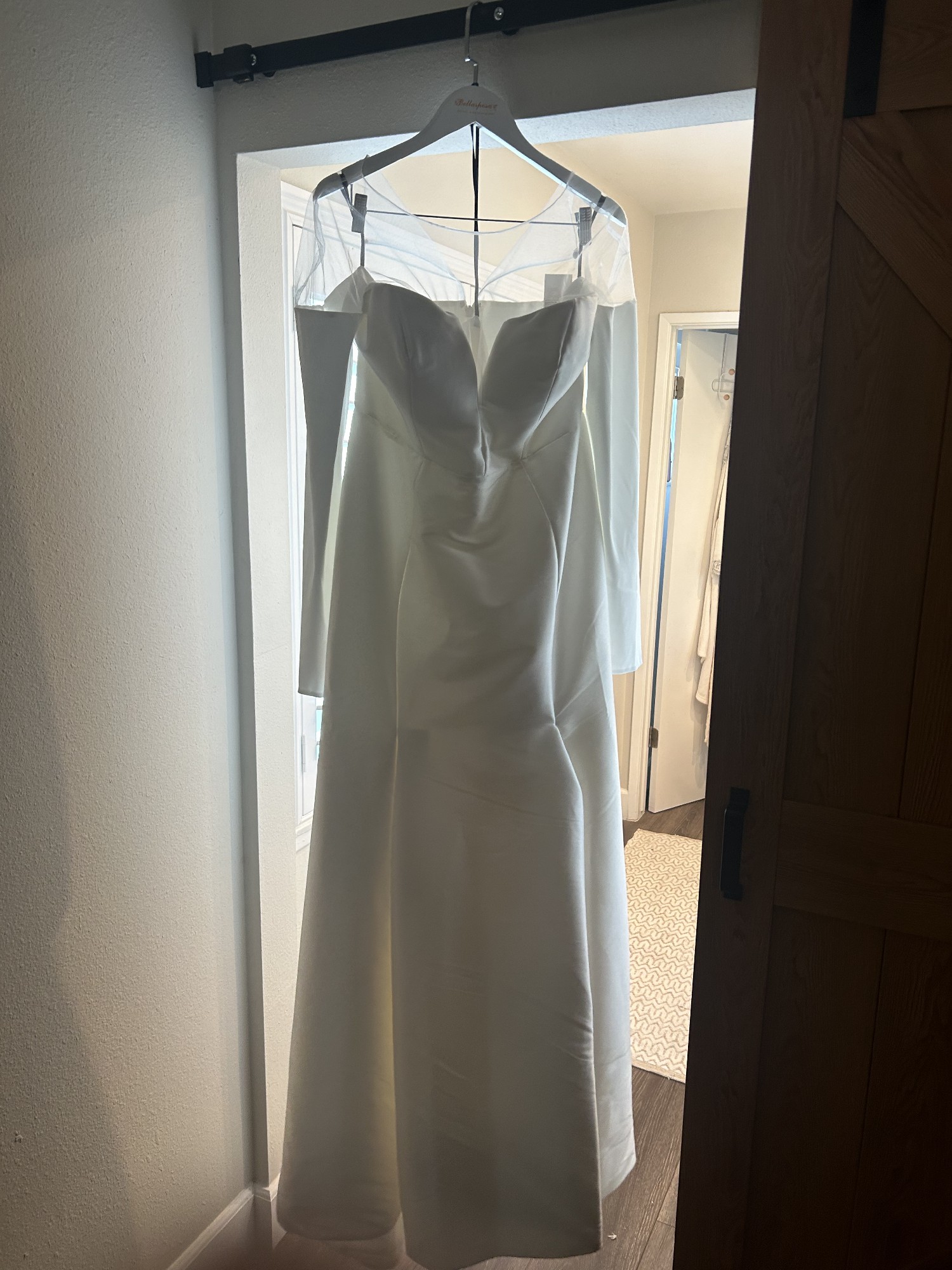 Vera Wang Mishell New Wedding Dress Save 30% - Stillwhite