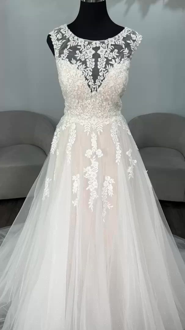 Maggie Sottero, Ingrid Lynette